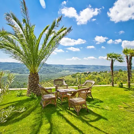 Villa Antonci Sleeps 12 With Pool Air Con And Wifi