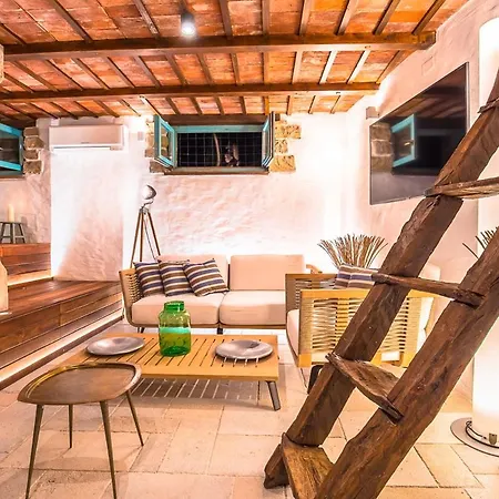Villa Antonci Sleeps 12 With Pool Air Con And Wifi *